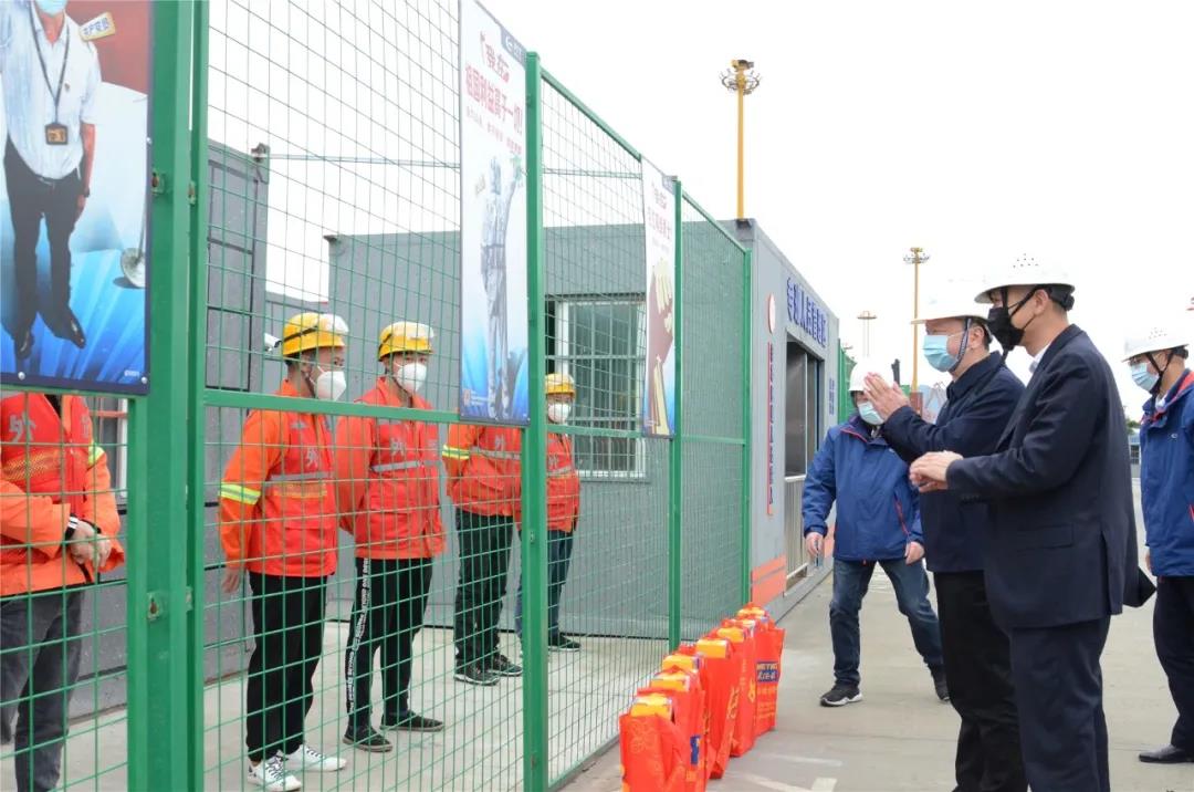福州港务集团党委书记、董事长陈剑钟看望慰问一线防疫专班和留企员工03.jpg