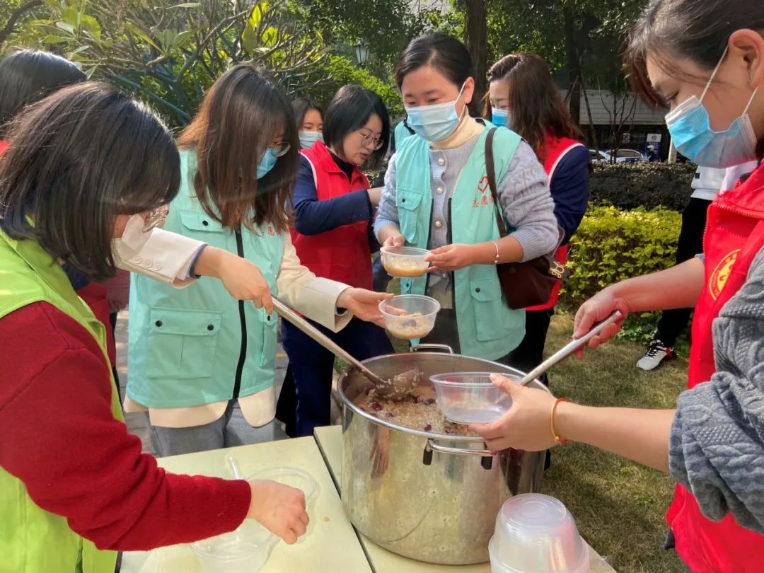 东方海运参与拗九节社区志愿服务02.jpg