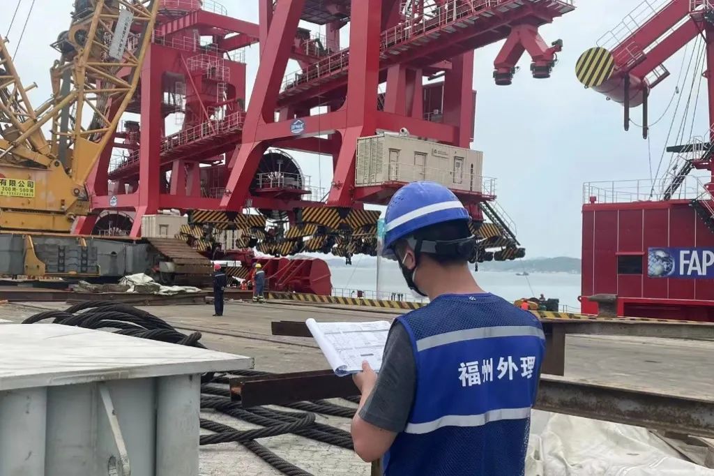 福州外理圆满完成平潭港区重大件设备监装理货.jpg
