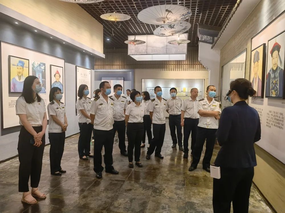 福港拖轮与马江海事处开展“不忘初心励斗志 薪火相传践使命”主题党日活动01.jpg