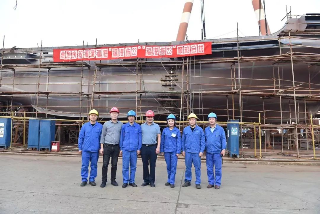 福港拖轮新建造拖轮顺利完成船体合拢02.jpg