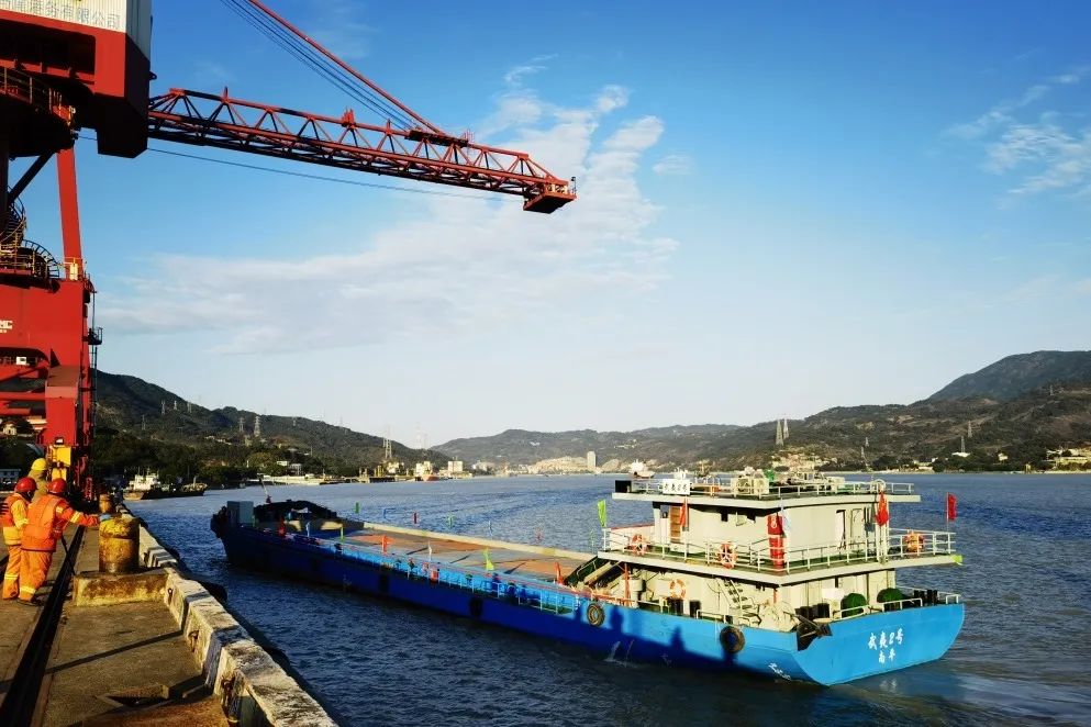 闽江干流正式复航 首船顺利抵达马尾03.jpg