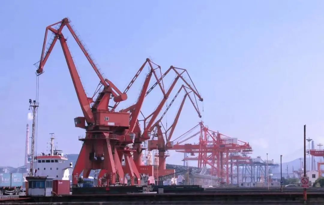 三提三效丨福州港务集团2022年散杂货吞吐量跨过亿吨大关02.jpg