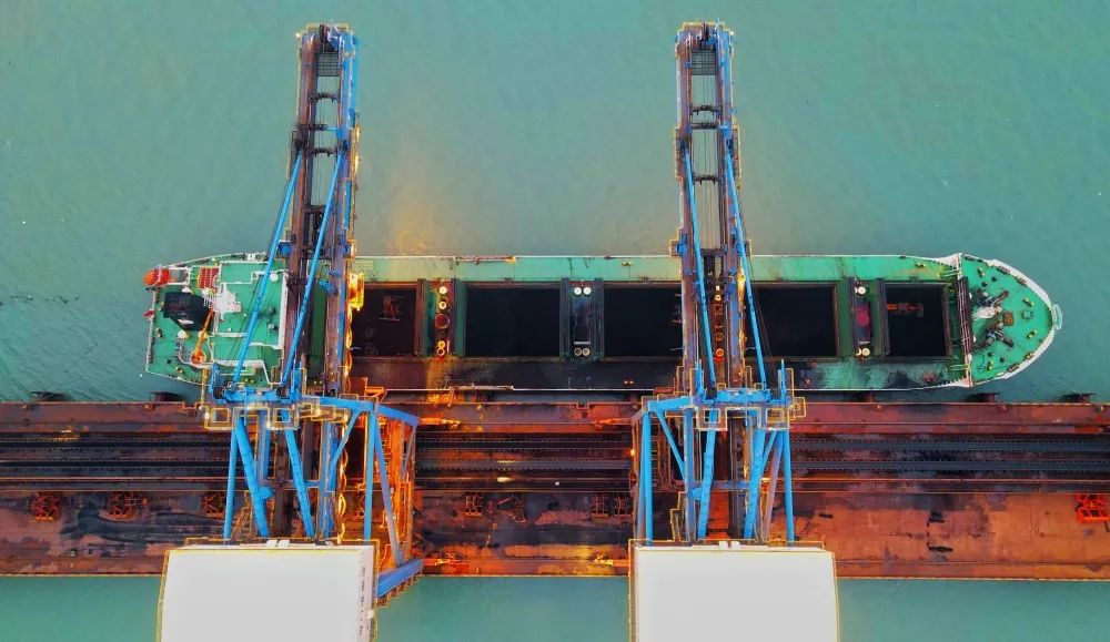 可门港夯实基层组织堡垒 作业效率连创新高01.jpg