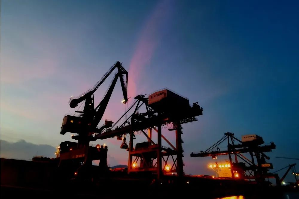 争优争先争效 ▏可门港物流“稳开局”01.jpg