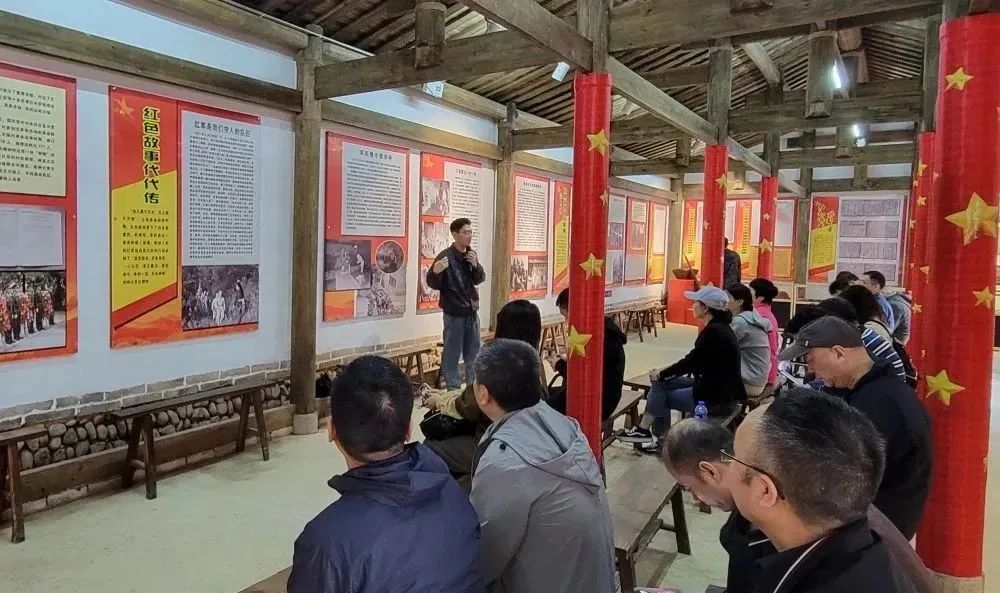 坚持提质赋能 夯实党建根基丨福州港务集团举办2023年党务干部培训班09.jpg