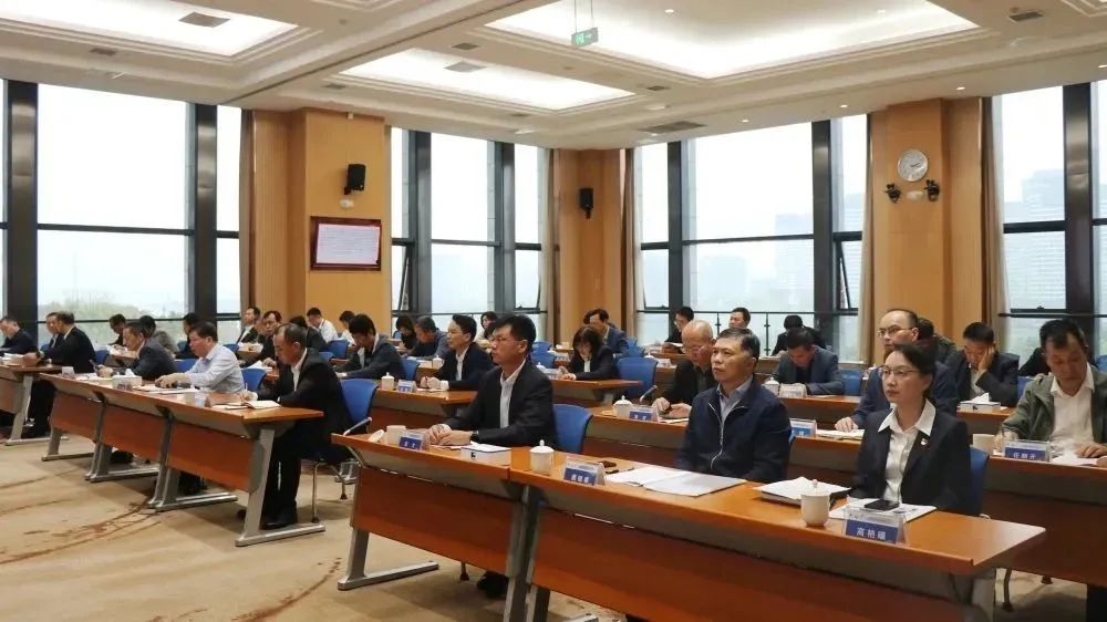 福州港务集团召开党委理论学习中心组（扩大）学习会暨2023年第二季度工作推进会02.jpg