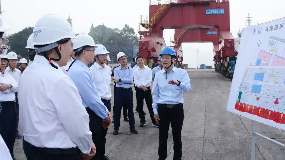 福建省委副书记罗东川一行到福港马尾作业区调研01.jpg