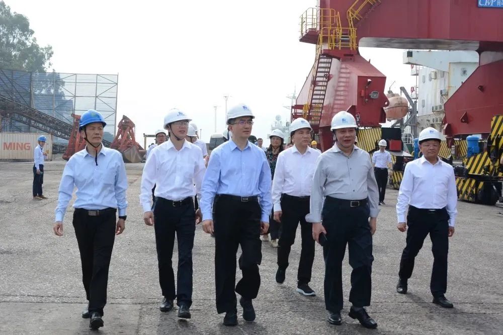 福建省委副书记罗东川一行到福港马尾作业区调研02.jpg
