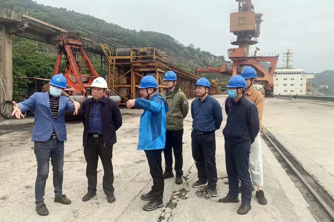 集团党委委员、副总经理林敬东到福港马尾松门作业区开展节前安全检查。01.jpg