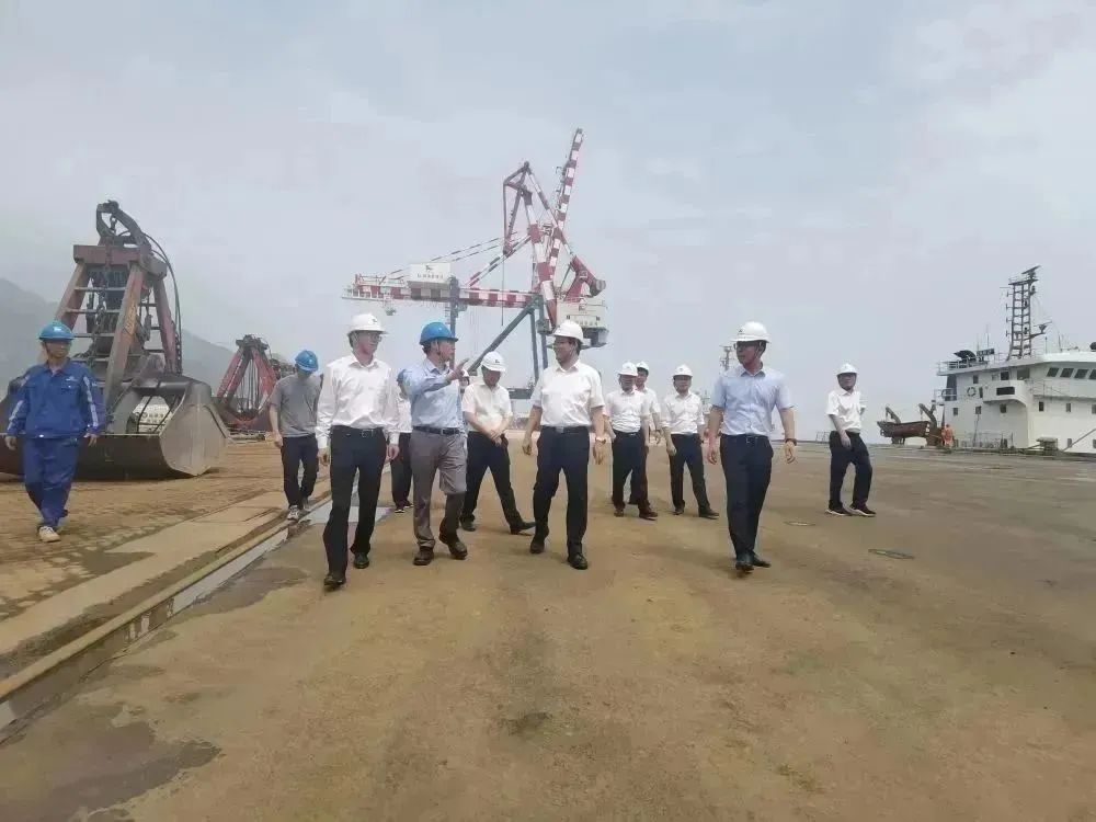 福建港口集团党委委员、副总经理朱勇进一行至福州港务集团所属单位调研02.jpg