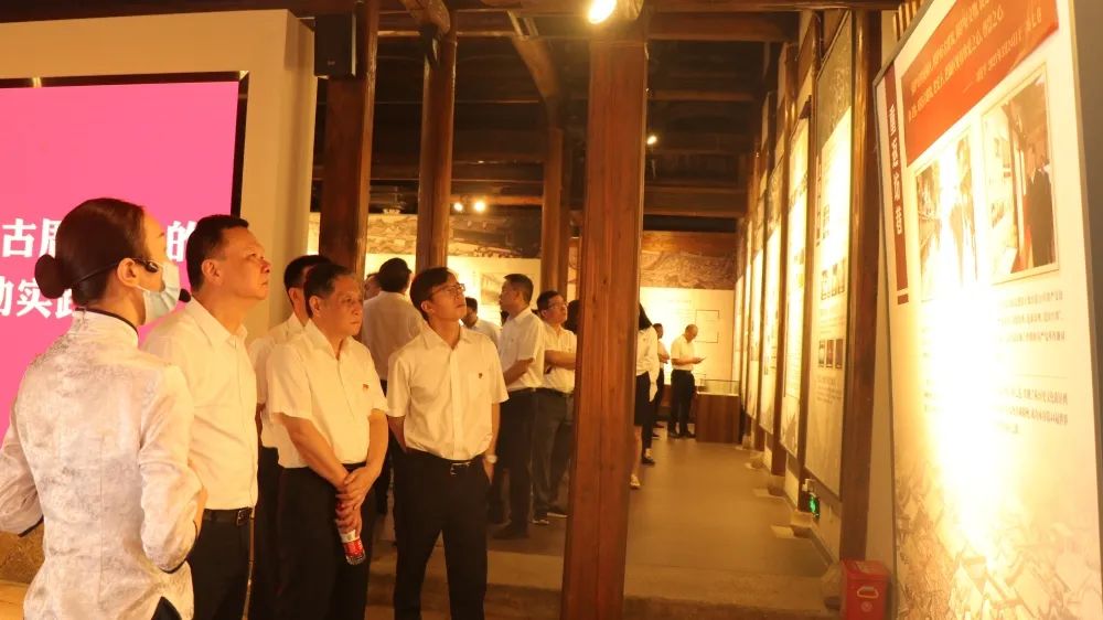 筑牢思想根基 凝聚奋进力量丨福州港务集团机关党总支开展“寻足迹、悟思想、铸忠魂、担使命”主题党日02.jpg