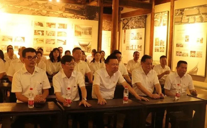 筑牢思想根基 凝聚奋进力量丨福州港务集团机关党总支开展“寻足迹、悟思想、铸忠魂、担使命”主题党日03.jpg