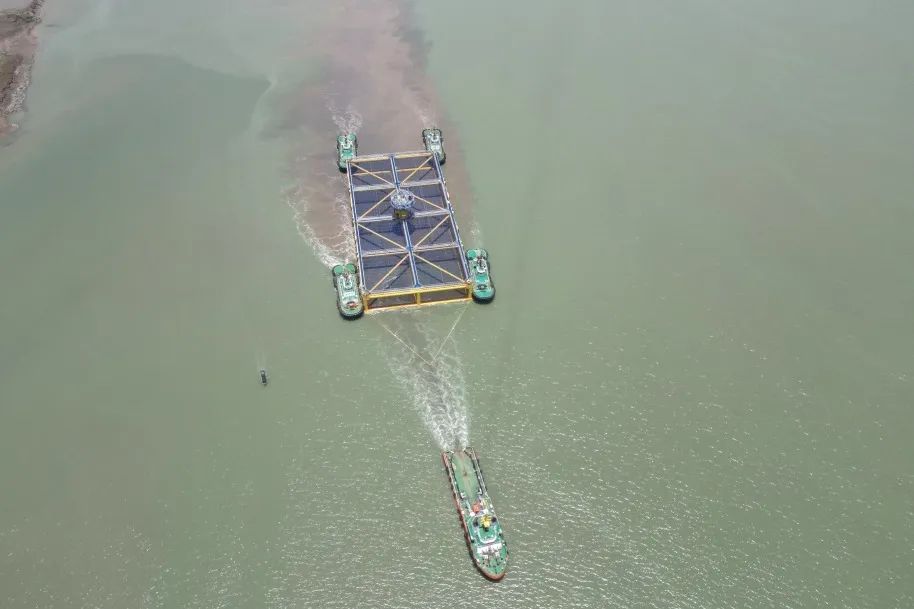 向海图强 再建新功丨福港拖轮首次超大件海上拖带定位作业圆满完成03.jpg
