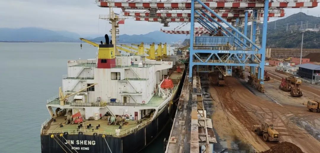 福港罗源湾：拼抢“半年红” 献礼建党日02.jpg