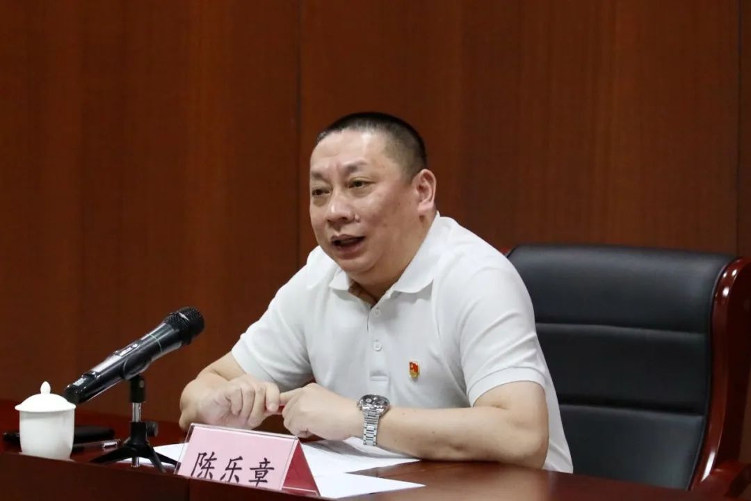 凝心铸魂 奋楫笃行丨福建港口集团党委副书记陈乐章到福港集箱讲授专题党课 开展安全检查02.jpg