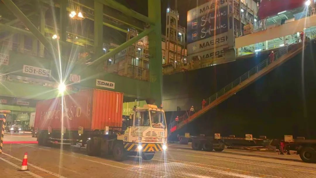 三争三提 福州港江阴港区作业效率再创新高02.jpg