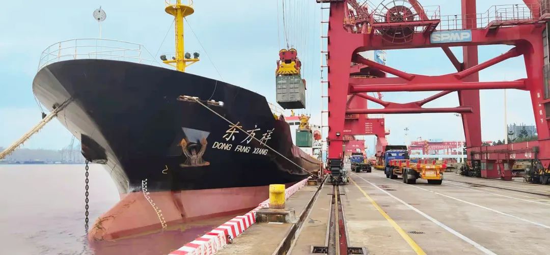 三争三提 东方海运上半年运量实现高位增长01.jpg