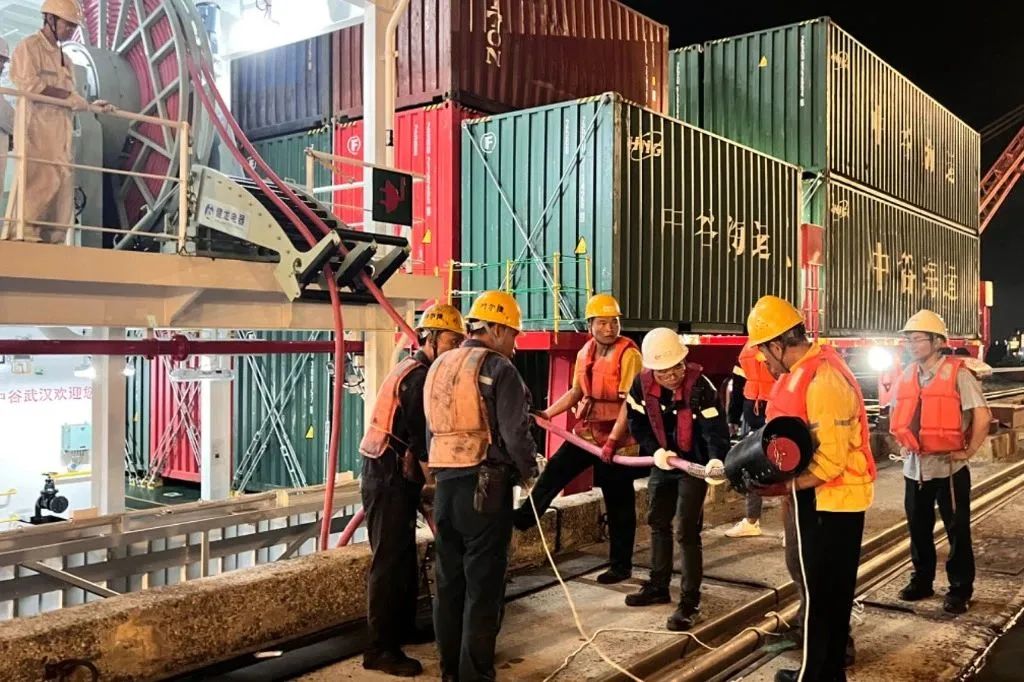 三争三提 福州港江阴港区岸电连船常态化02.jpg