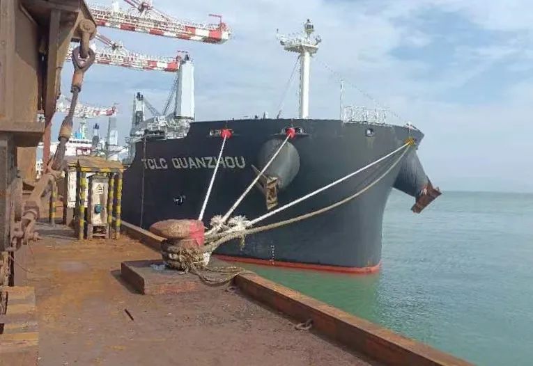 主题教育见行动 台风过后复产快01.jpg