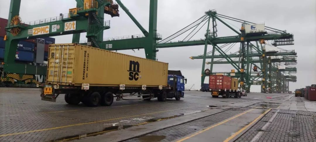 主题教育见行动 台风过后复产快08.jpg