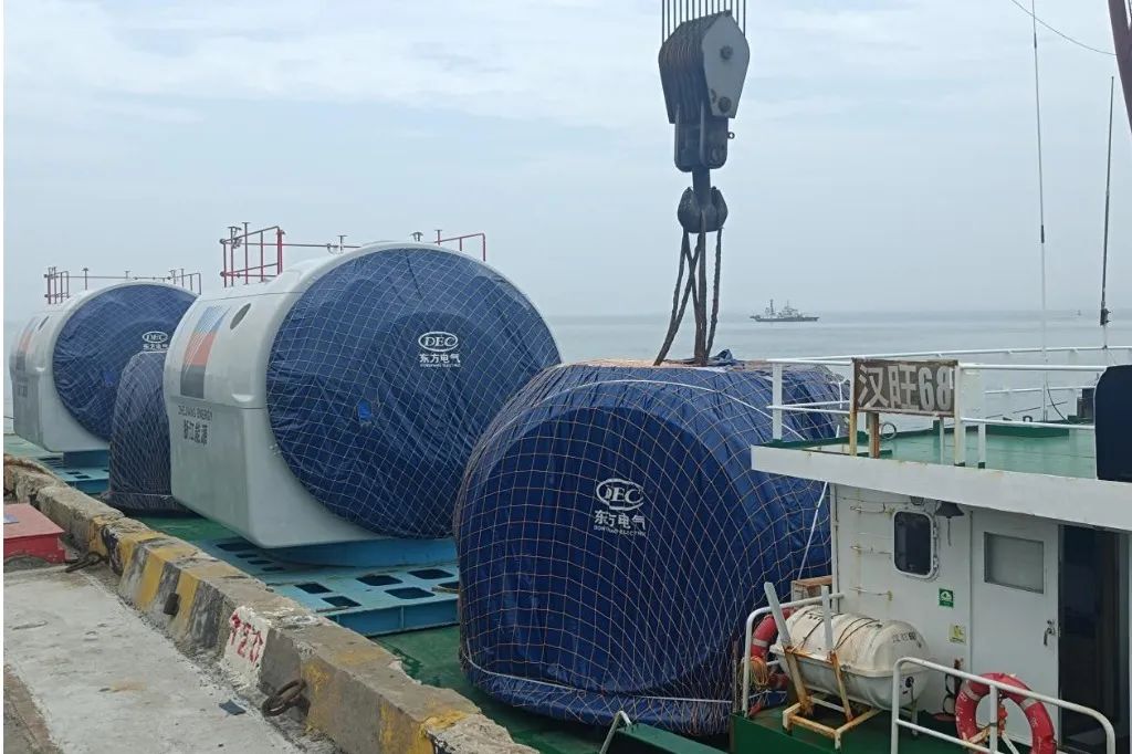 港产联动丨福州江阴三峡产业园风电企业开展“拼船”出运02.jpg