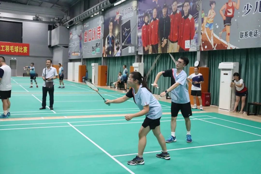 谁“羽”争锋丨福州港务集团“榕港杯”职工羽毛球比赛精彩收拍04.jpg