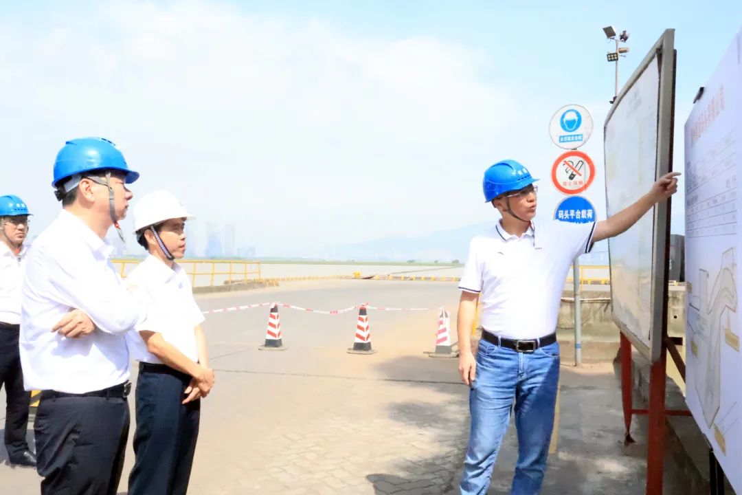 福建港口集团党委书记、董事长陈志平赴福州港务集团闽江口内港区调研03.jpg