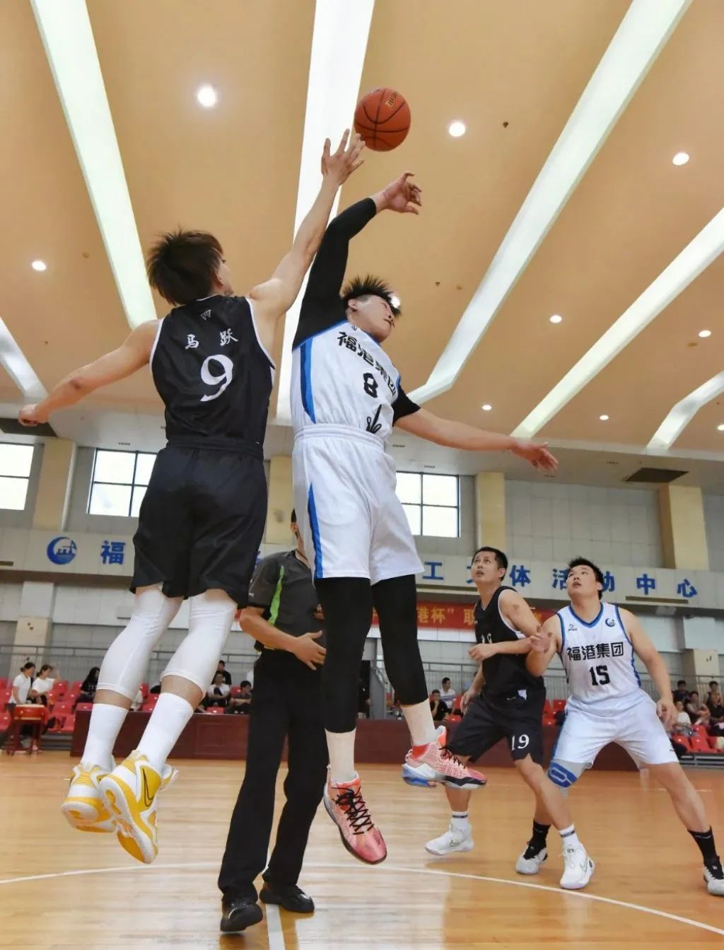 福州港务集团2023年职工篮球赛精彩纷呈01.jpg