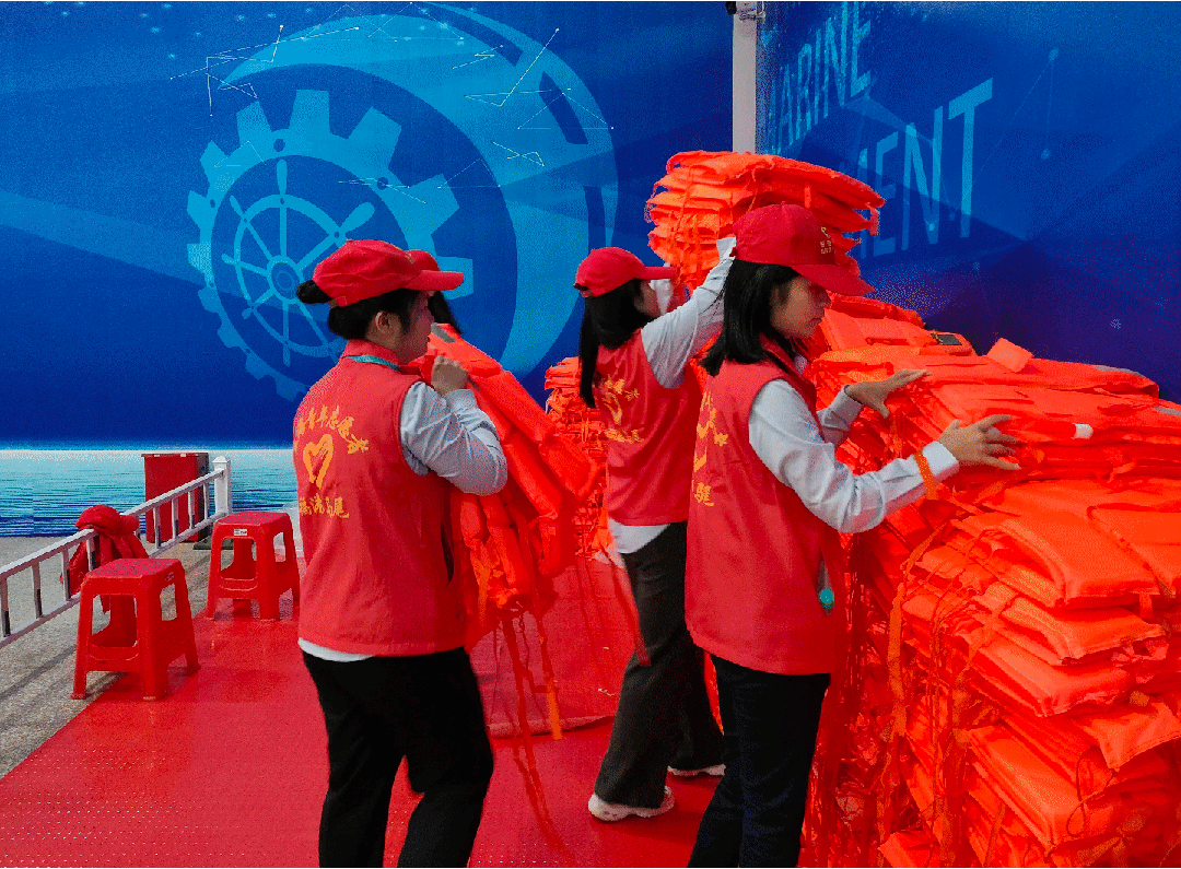 微光成炬 盛会有我 福港马尾蓝海青年志愿者护航2023世界航海装备大会05.gif