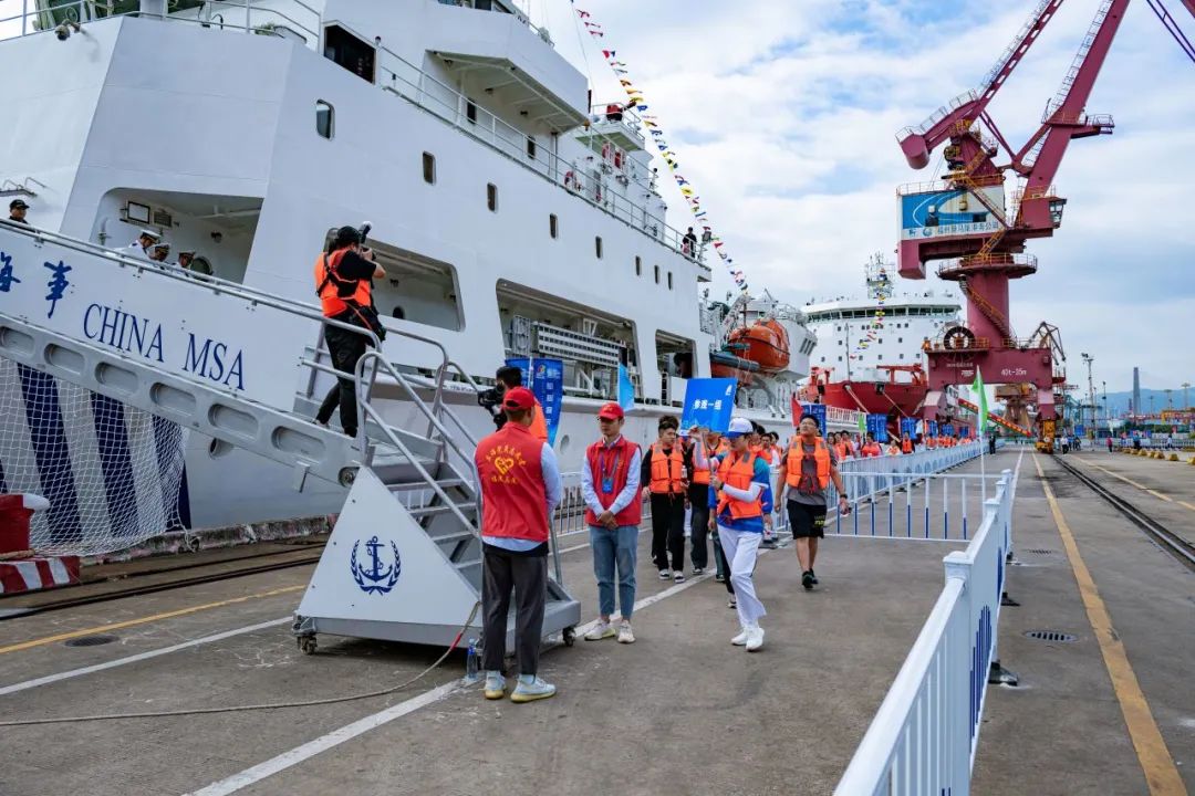 微光成炬 盛会有我 福港马尾蓝海青年志愿者护航2023世界航海装备大会08.jpg