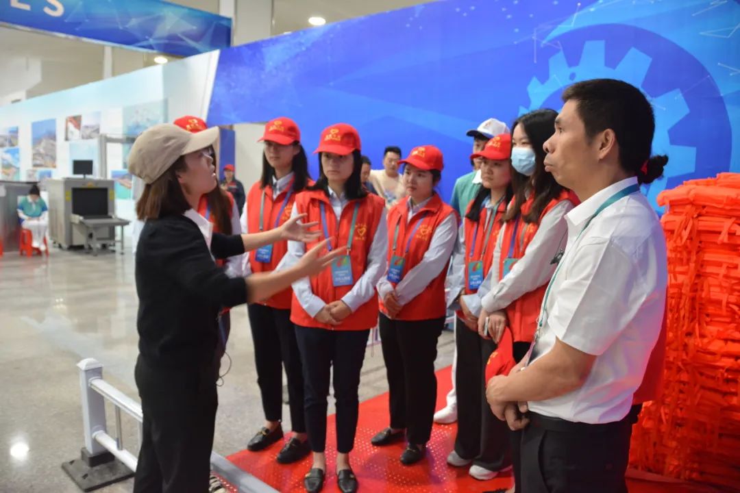 微光成炬 盛会有我 福港马尾蓝海青年志愿者护航2023世界航海装备大会14.jpg