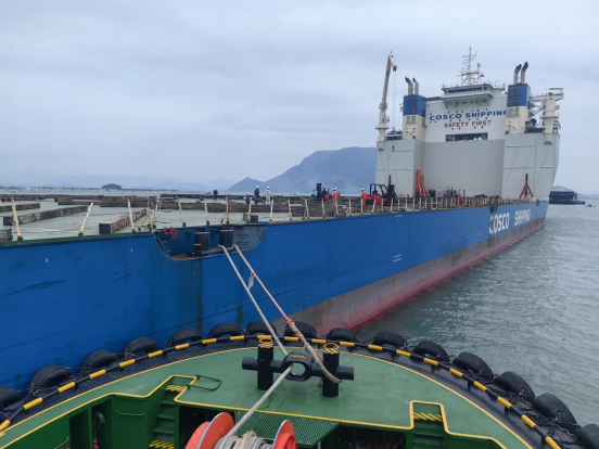 百日攻坚 厉害了！福港拖轮圆满完成国内第二大半潜船装船作业监护任务02.png