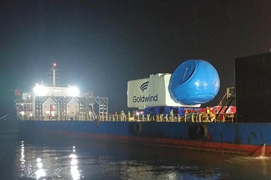开启发运“新模式”！风电设备“坐”船出海02.png
