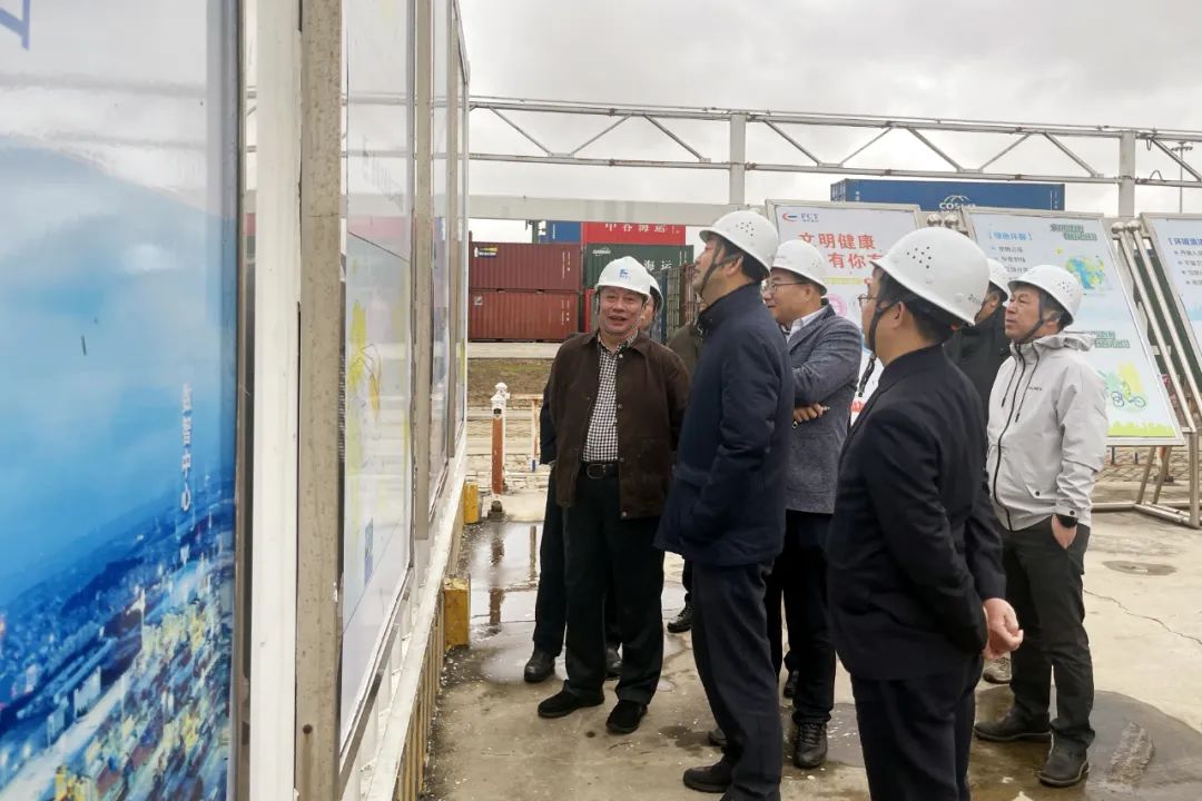 交通运输部总工程师兼水运局局长李天碧调研福州港江阴港区01.jpg