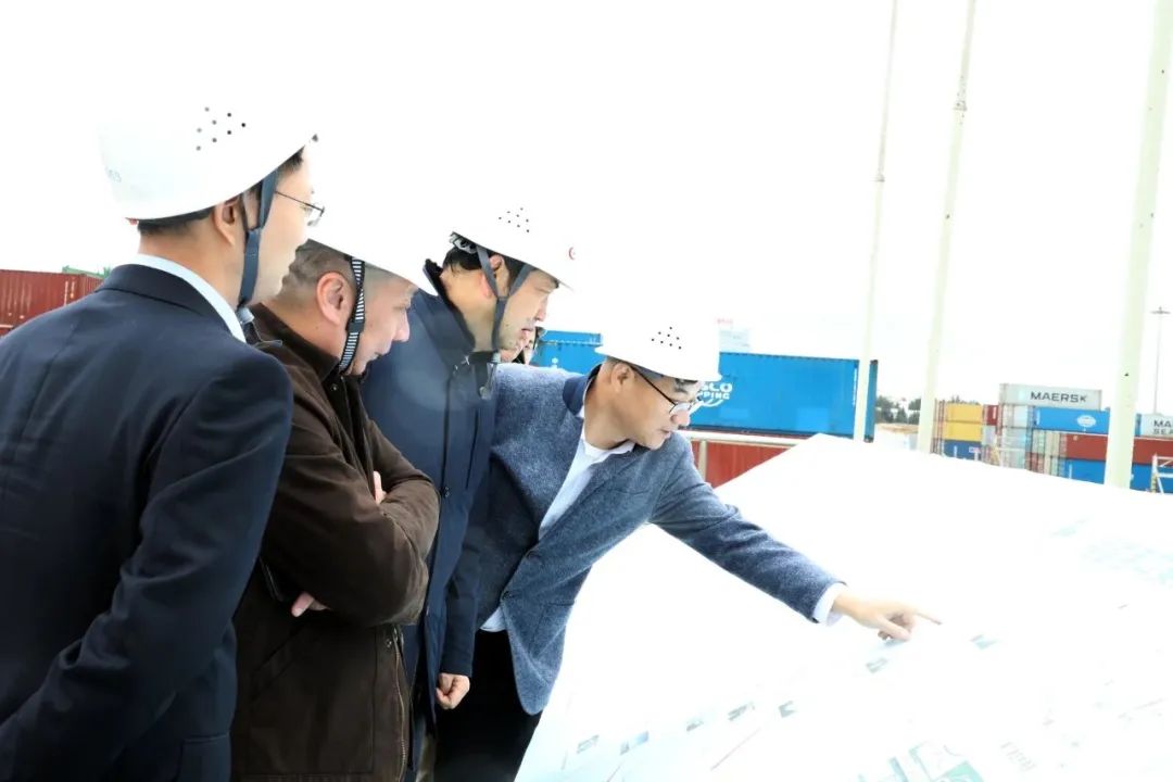 交通运输部总工程师兼水运局局长李天碧调研福州港江阴港区03.jpg