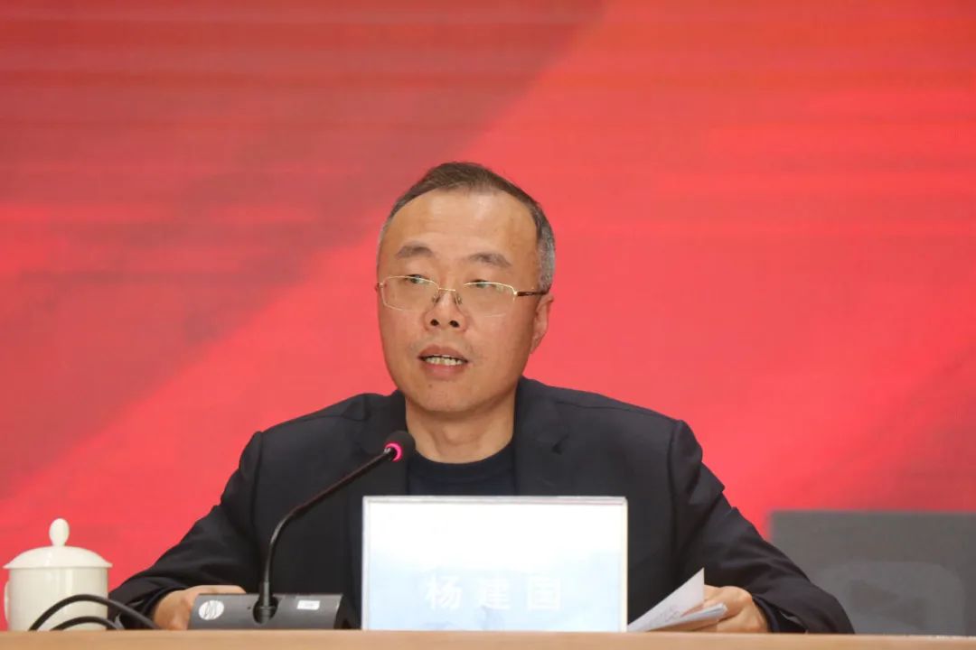 党建领航 逐梦蔚蓝丨福州港务集团召开2024年党建暨党风廉政建设和反腐败工作会议04.jpg