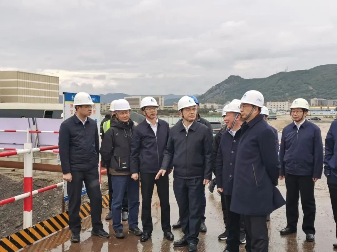 福建省委常委、福州市委书记林宝金、福州市市长吴贤德赴福州港松下港区元洪作业区1#、2#泊位现场调研02.jpg