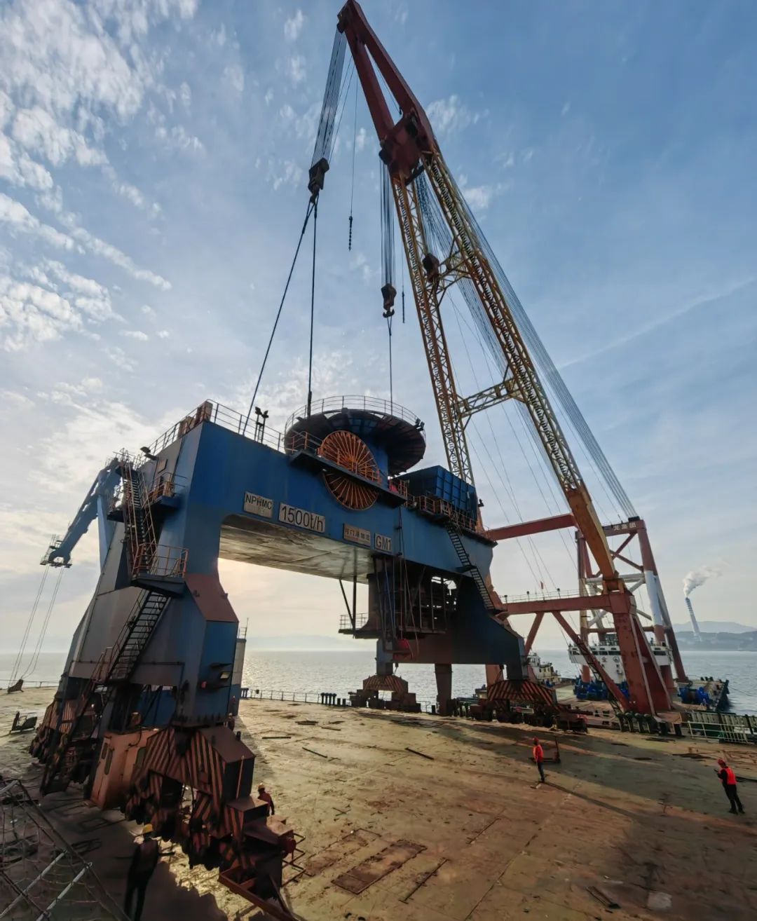 低碳行动丨起重机自说：我从南走到北 我依然发光发热01.jpg