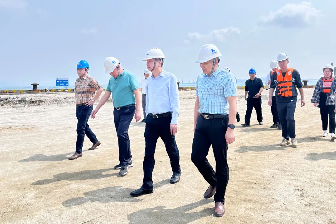 集团领导到泉港八方码头调研并开展节前安全督导.jpg