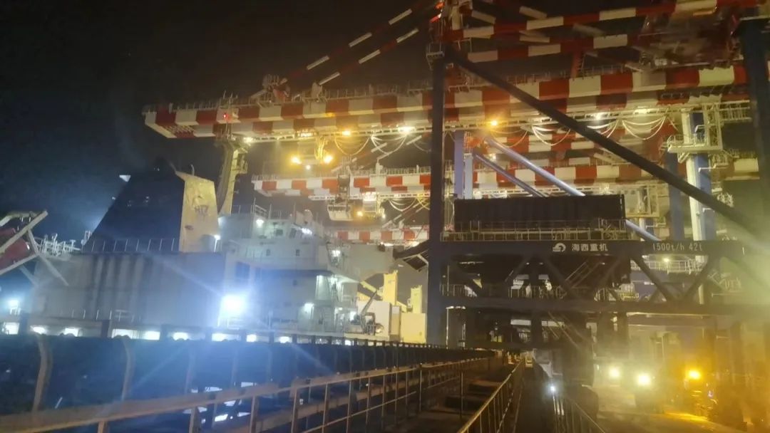 服务“不打烊” 生产“加速度”02.jpg