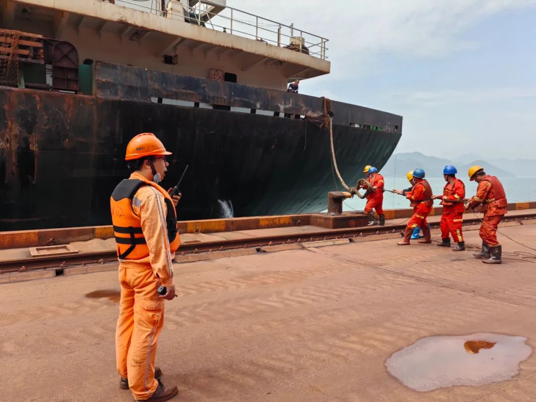 服务“不打烊” 生产“加速度”05.jpg