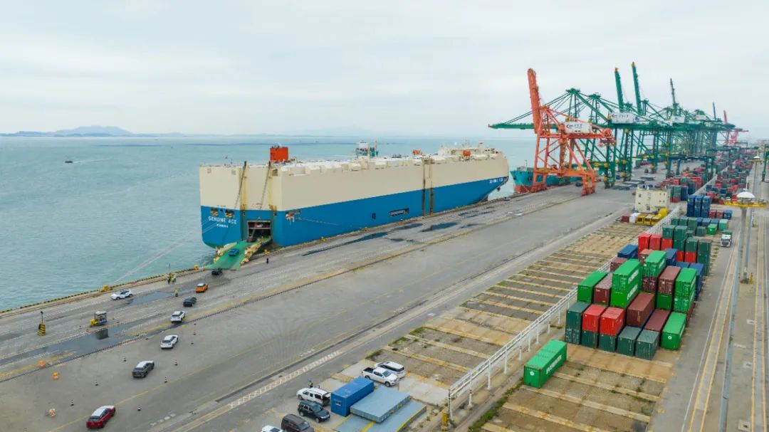 创纪录！福州港助力国产新能源汽车“加速出海”01.jpg