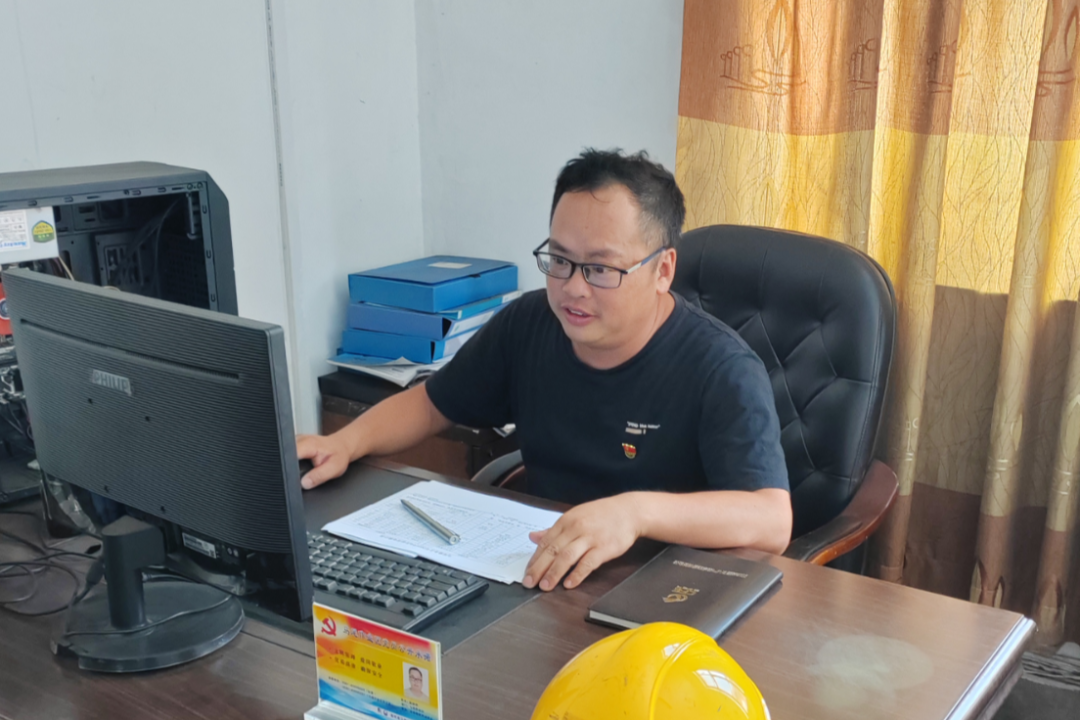 陈林申  预备党员  马尾作业区设备保障科副科长.png