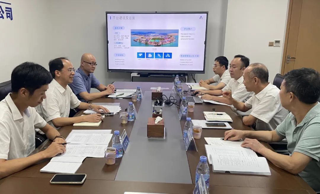 福建港口集团党委委员、总会计师刘铭春到迅腾公司开展调研指导.jpg
