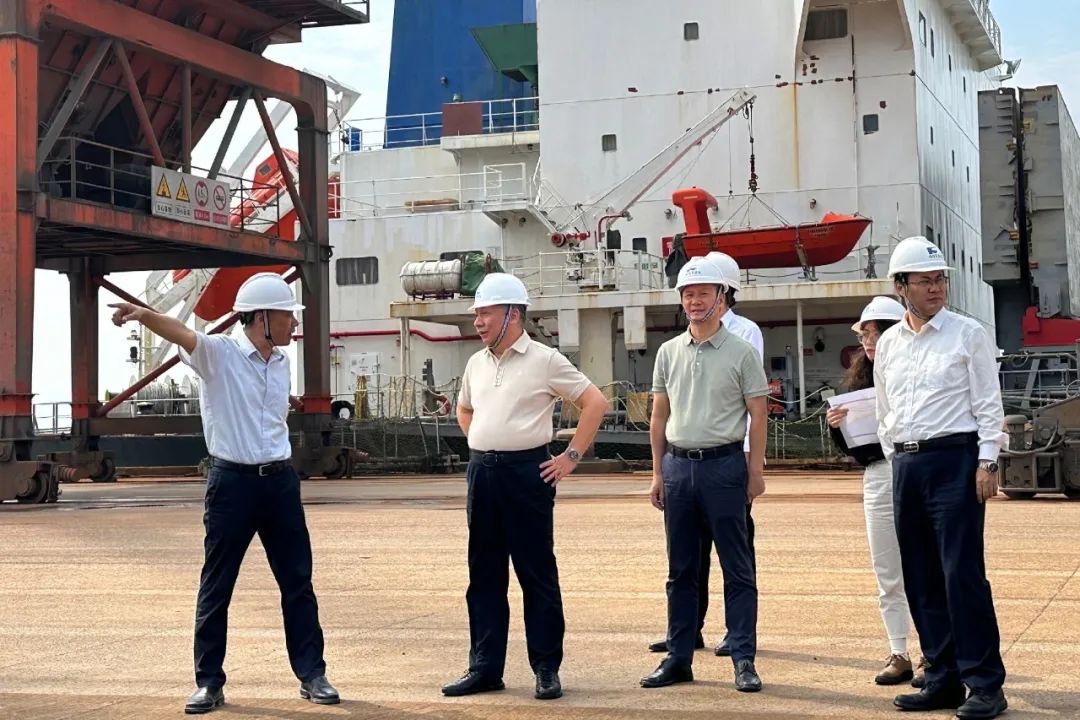 福建港口集团党委副书记、总经理陈乐章一行到福州港务集团所属单位开展港口生产督导.jpg